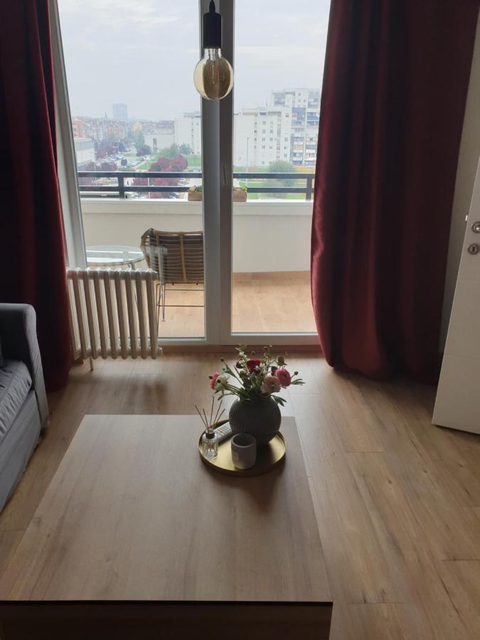 Tito Lux Apartment Belgrade Luaran gambar